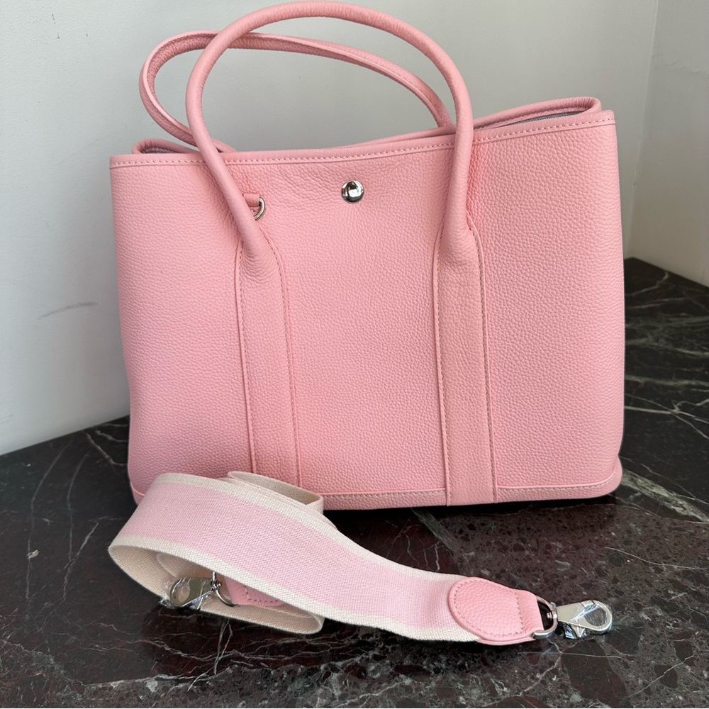 Classic Leather Tote Bag Gold Lock